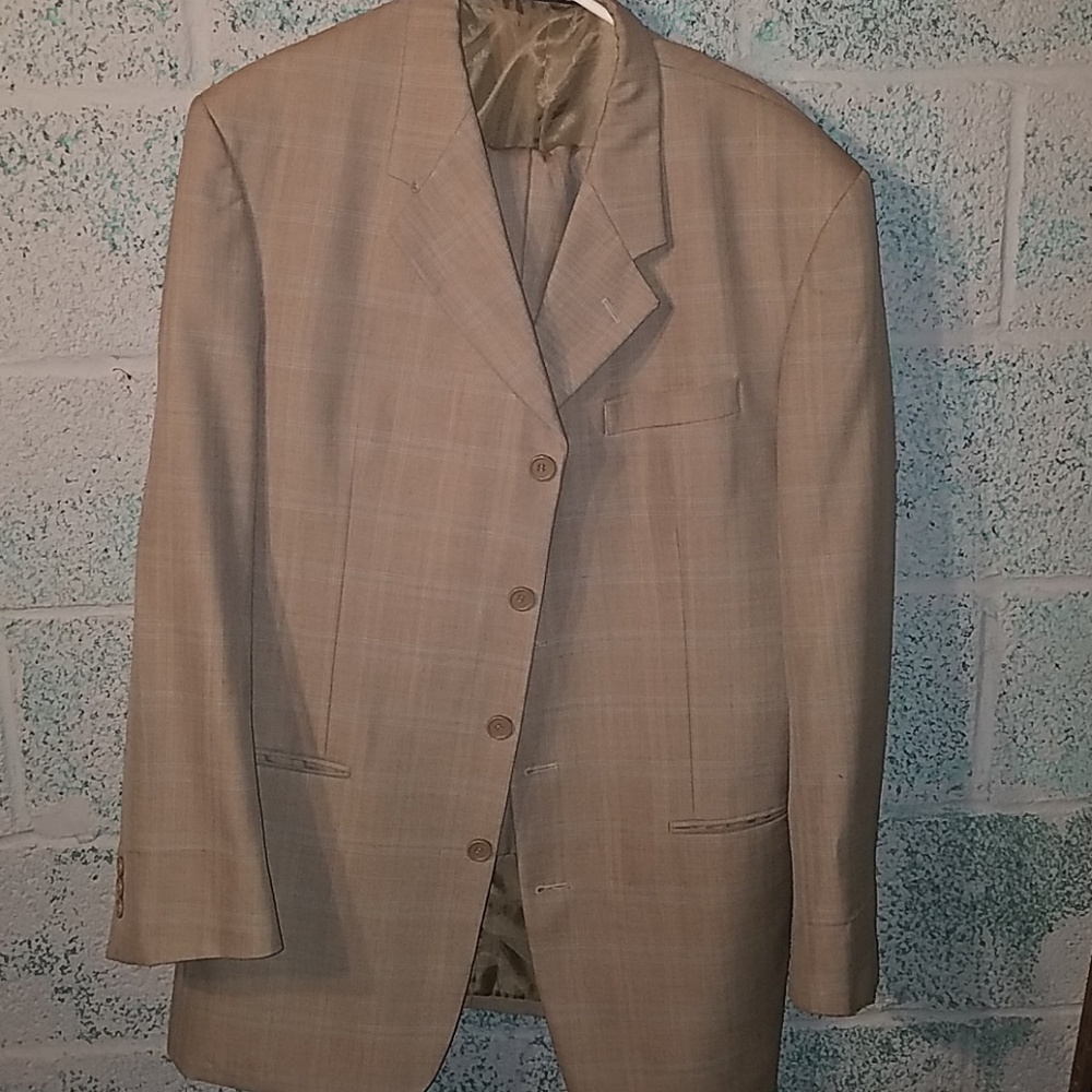 💜Tan men's suit💜